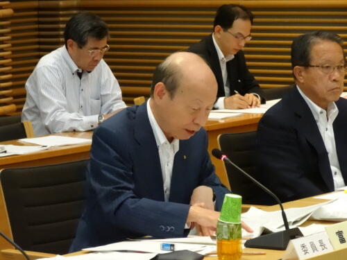 画像：石井地方税財政常任委員会委員長（富山県知事）